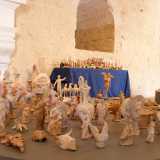 ...e pezzi in terracotta dalle forme pi� disparate, come eroti alati, sfingi, sirene...